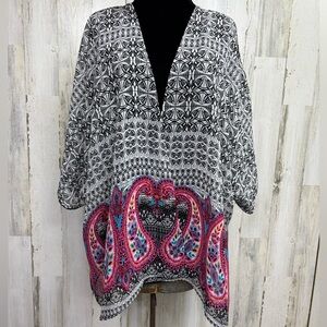 Maurices Plus Size Black and White Patterned Tunic with Pink‎ Accents